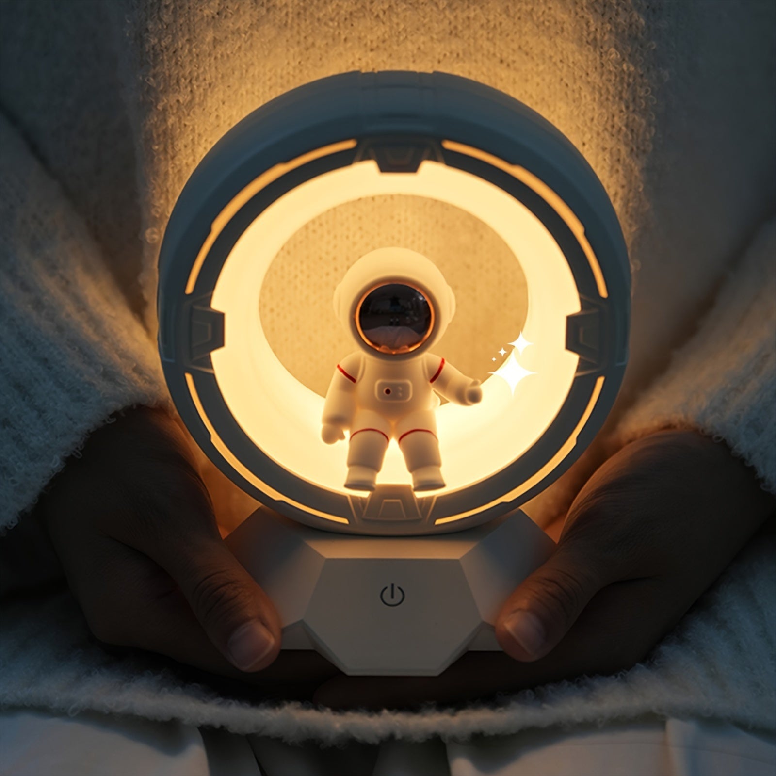 Veilleuse Astronautes main 